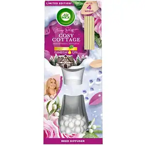 Airwick Essentials Geurstokjes Cosy Cottage met Rozen & Kerstboom 25 ml